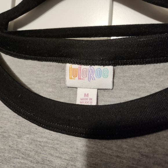 LuLaRoe Liv Tee - Picture 2 of 2